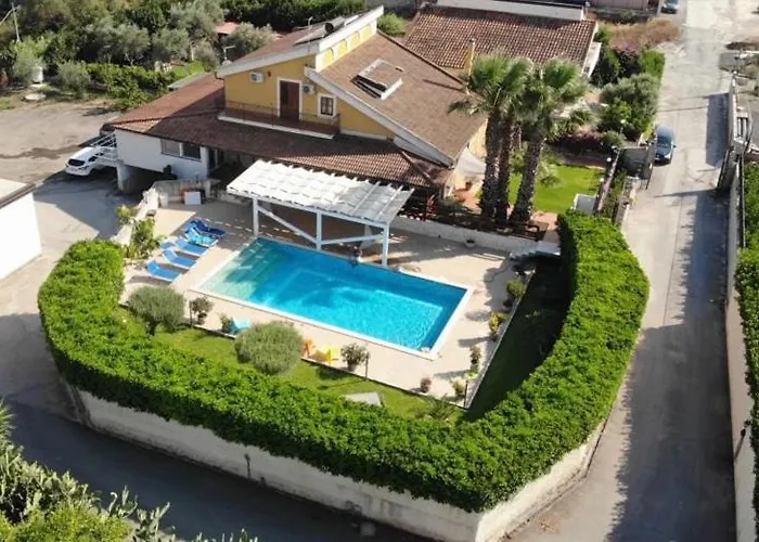 לינה וארוחת בוקר Vittoria House 3*
