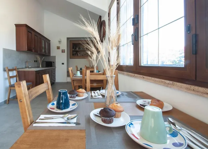 לינה וארוחת בוקר Vittoria House קרלנטיני