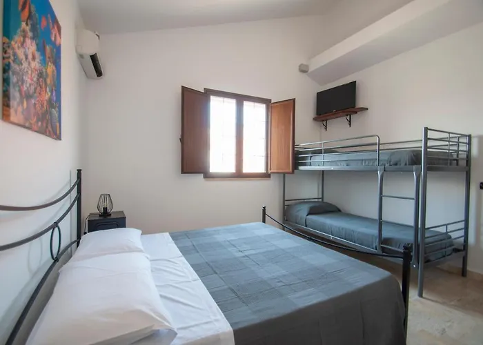 לינה וארוחת בוקר Vittoria House 3*