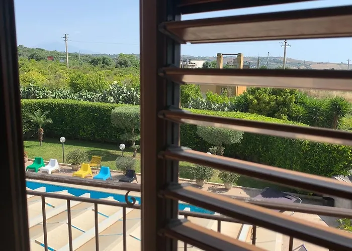 Vittoria House 3* קרלנטיני